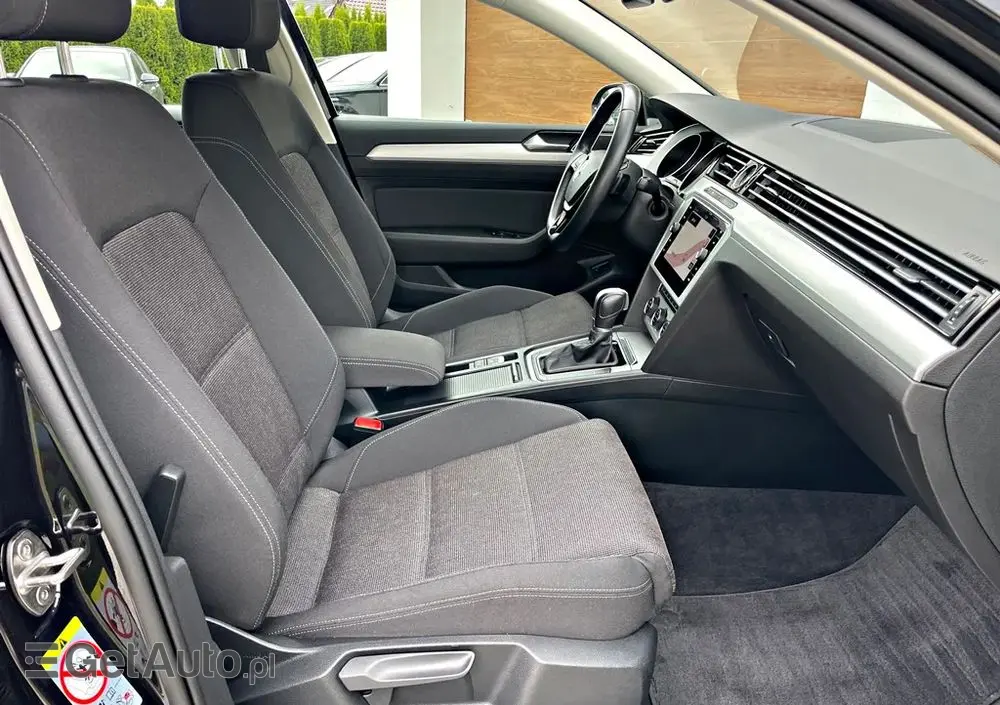 VOLKSWAGEN Passat Variant 1.5 TSI OPF DSG Comfortline