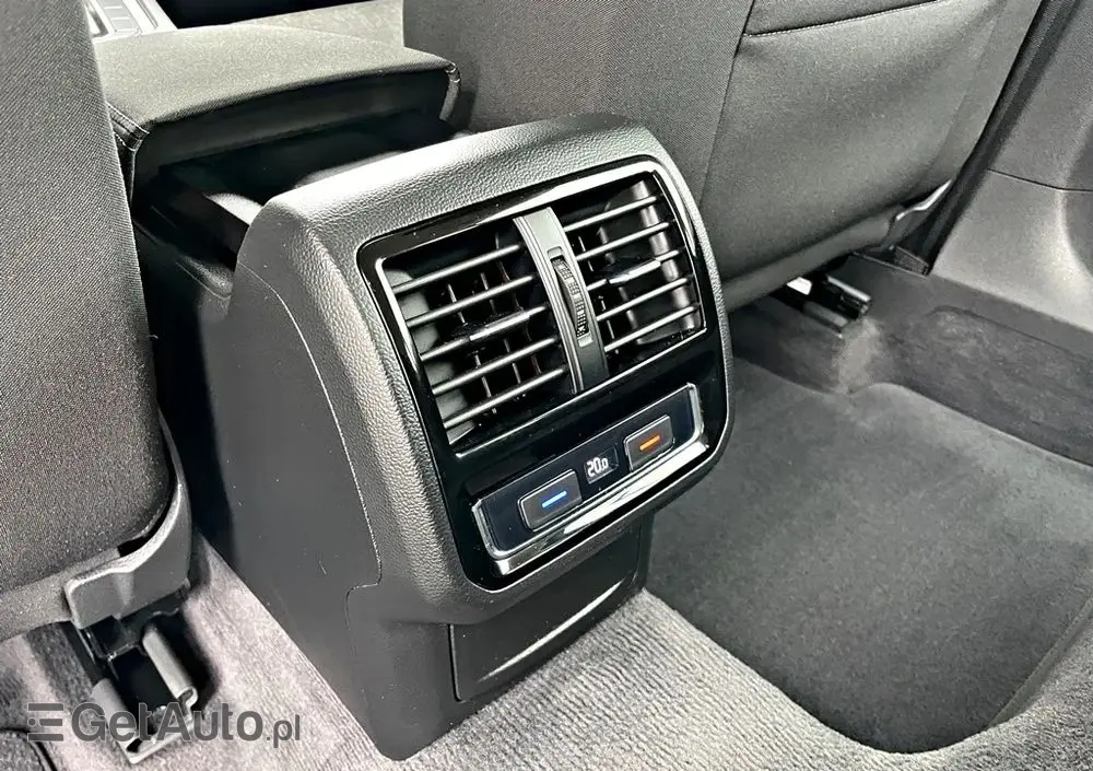 VOLKSWAGEN Passat Variant 1.5 TSI OPF DSG Comfortline