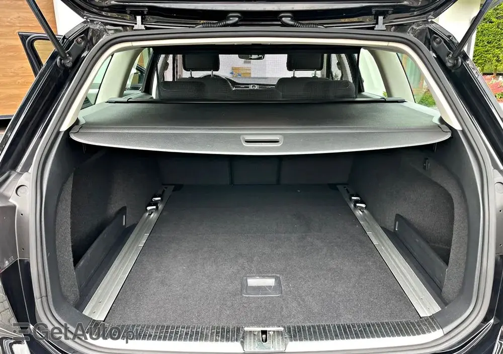 VOLKSWAGEN Passat Variant 1.5 TSI OPF DSG Comfortline