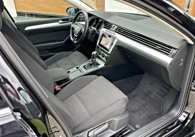 VOLKSWAGEN Passat Variant 1.5 TSI OPF DSG Comfortline