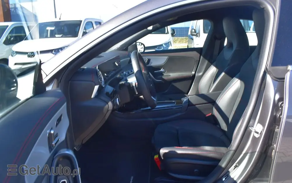 MERCEDES-BENZ CLA 200 7G-DCT