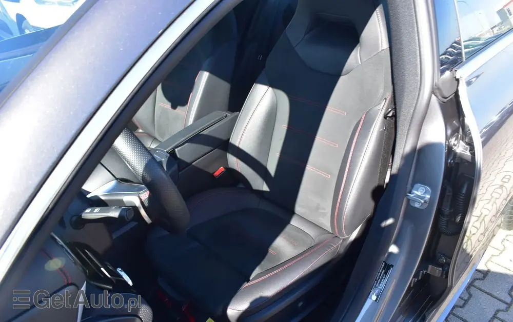 MERCEDES-BENZ CLA 200 7G-DCT