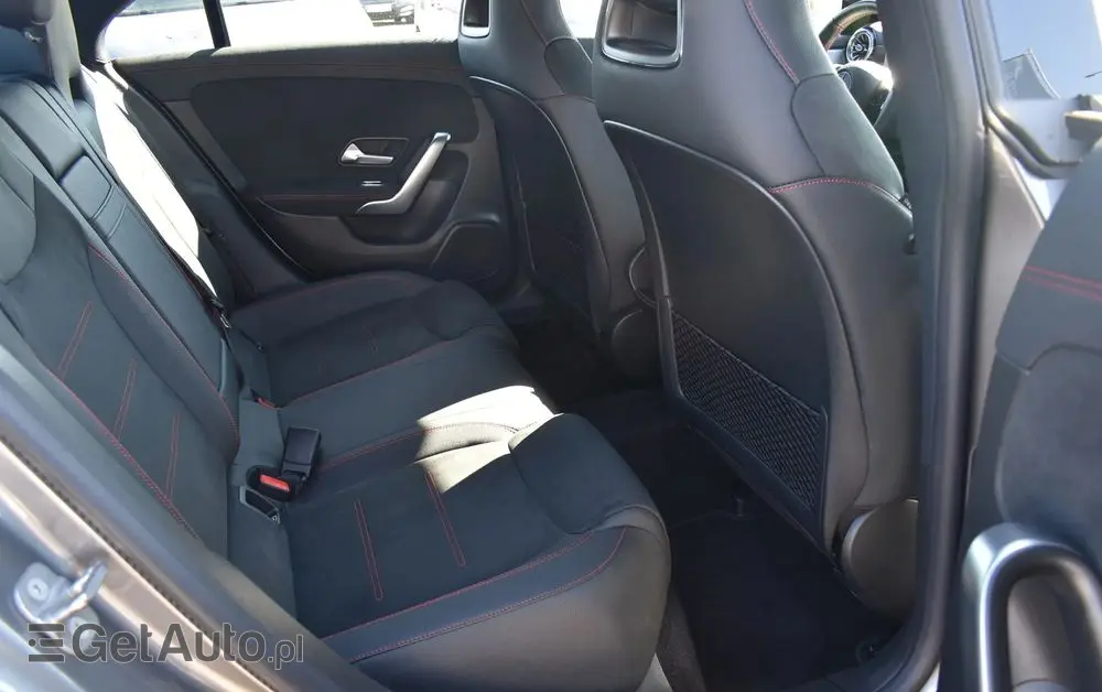 MERCEDES-BENZ CLA 200 7G-DCT