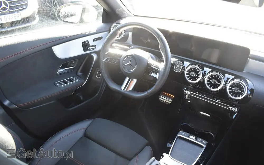 MERCEDES-BENZ CLA 200 7G-DCT