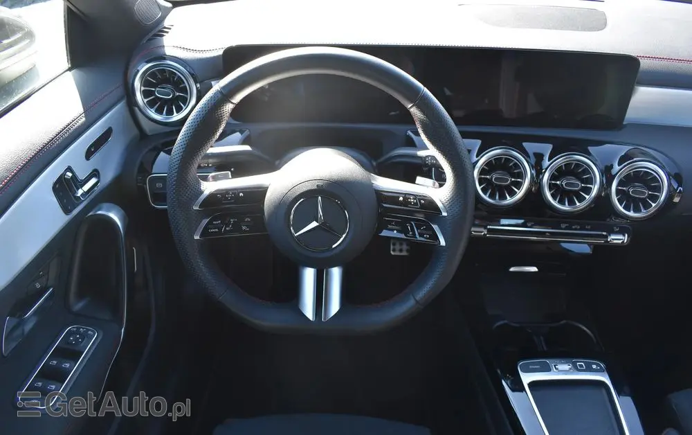 MERCEDES-BENZ CLA 200 7G-DCT