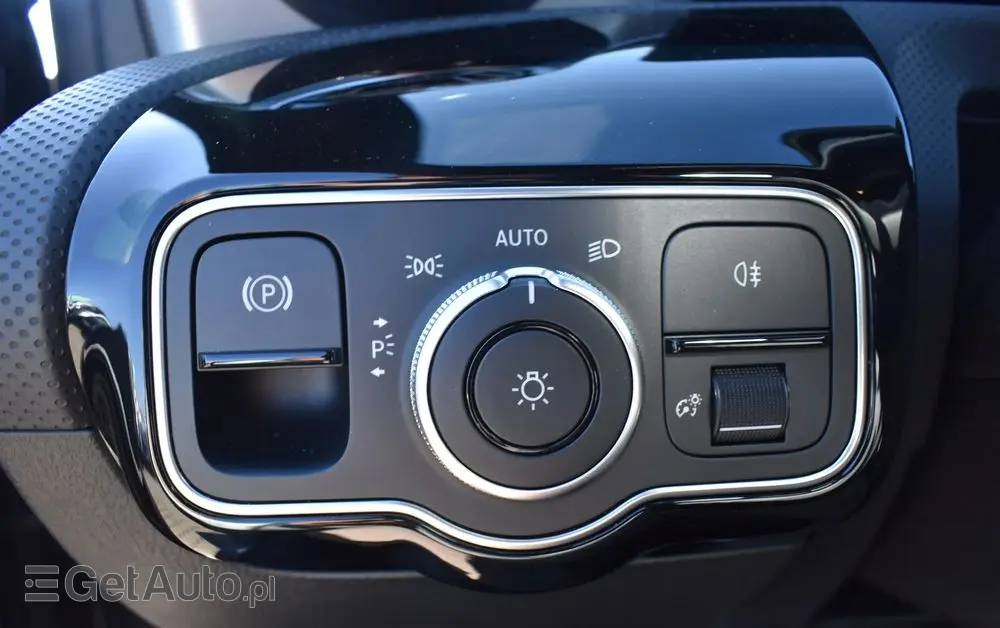 MERCEDES-BENZ CLA 200 7G-DCT