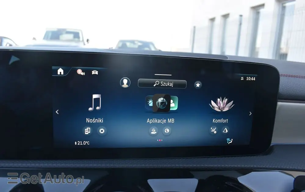 MERCEDES-BENZ CLA 200 7G-DCT