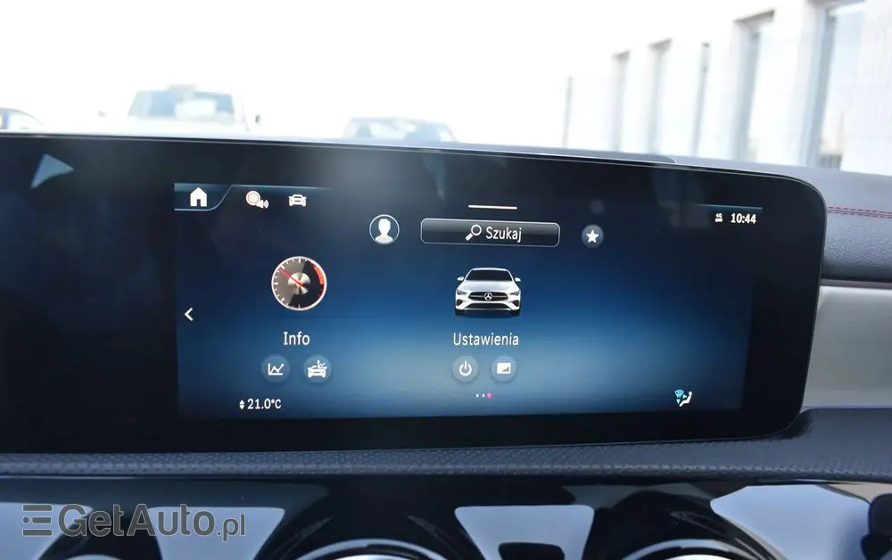 MERCEDES-BENZ CLA 200 7G-DCT