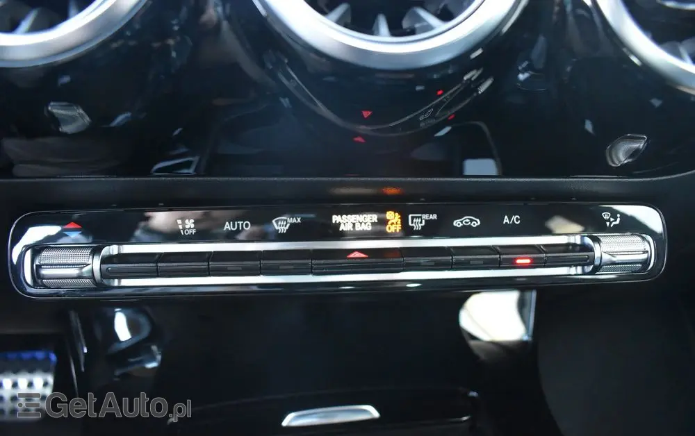 MERCEDES-BENZ CLA 200 7G-DCT