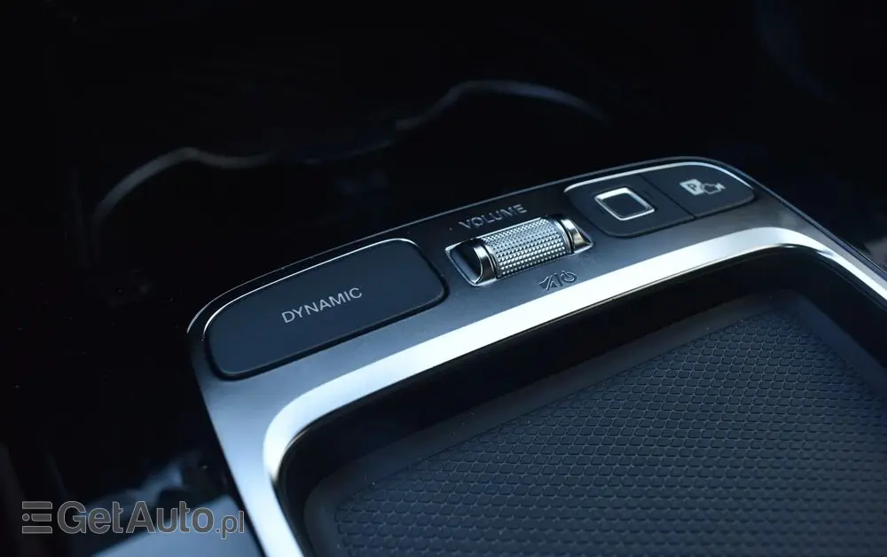 MERCEDES-BENZ CLA 200 7G-DCT