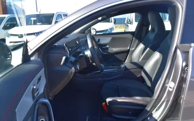 MERCEDES-BENZ CLA 200 7G-DCT