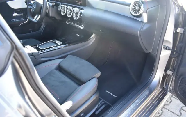 MERCEDES-BENZ CLA 200 7G-DCT