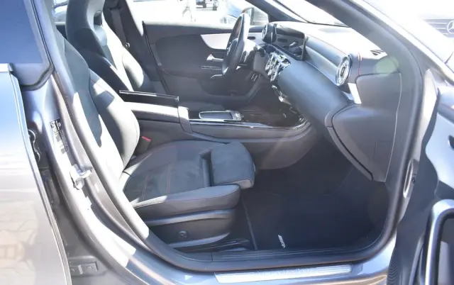 MERCEDES-BENZ CLA 200 7G-DCT