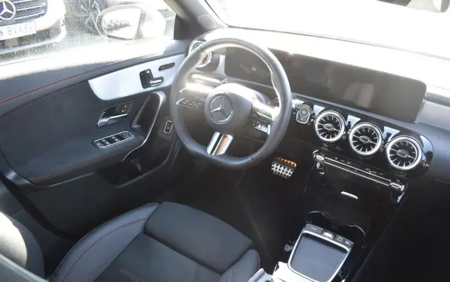 MERCEDES-BENZ CLA 200 7G-DCT