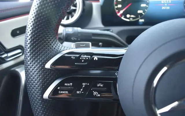 MERCEDES-BENZ CLA 200 7G-DCT