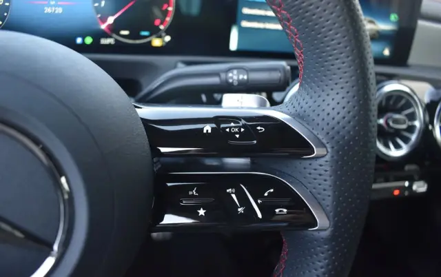 MERCEDES-BENZ CLA 200 7G-DCT