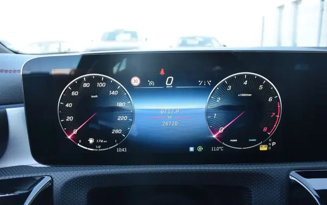 MERCEDES-BENZ CLA 200 7G-DCT