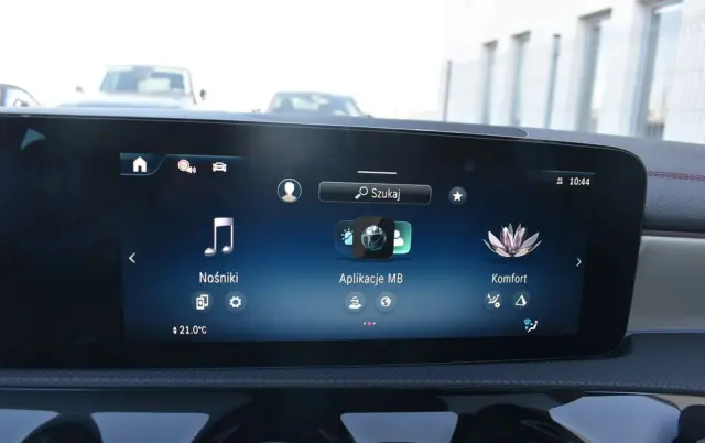 MERCEDES-BENZ CLA 200 7G-DCT