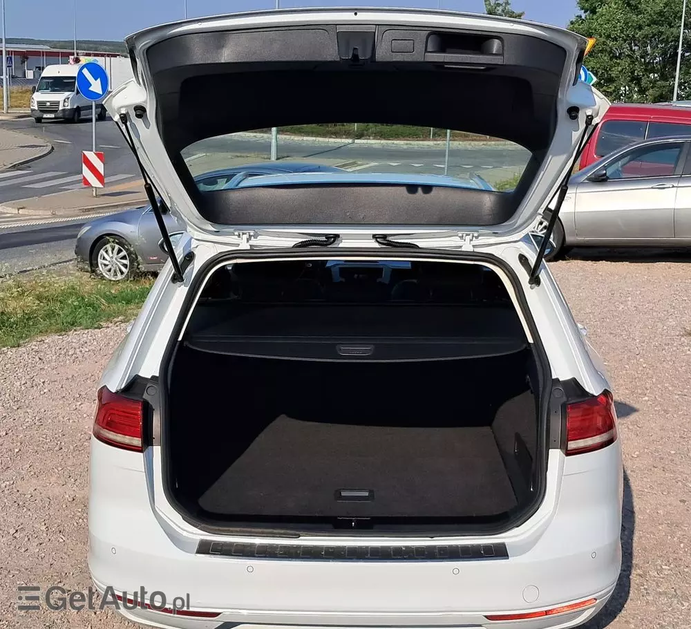 VOLKSWAGEN Passat Variant 1.6 TDI (BlueMotion Technology) Comfortline