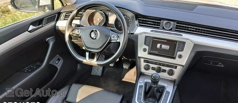 VOLKSWAGEN Passat Variant 1.6 TDI (BlueMotion Technology) Comfortline