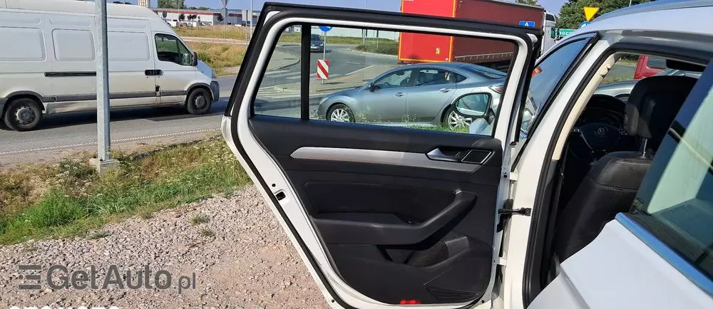 VOLKSWAGEN Passat Variant 1.6 TDI (BlueMotion Technology) Comfortline