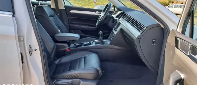 VOLKSWAGEN Passat Variant 1.6 TDI (BlueMotion Technology) Comfortline