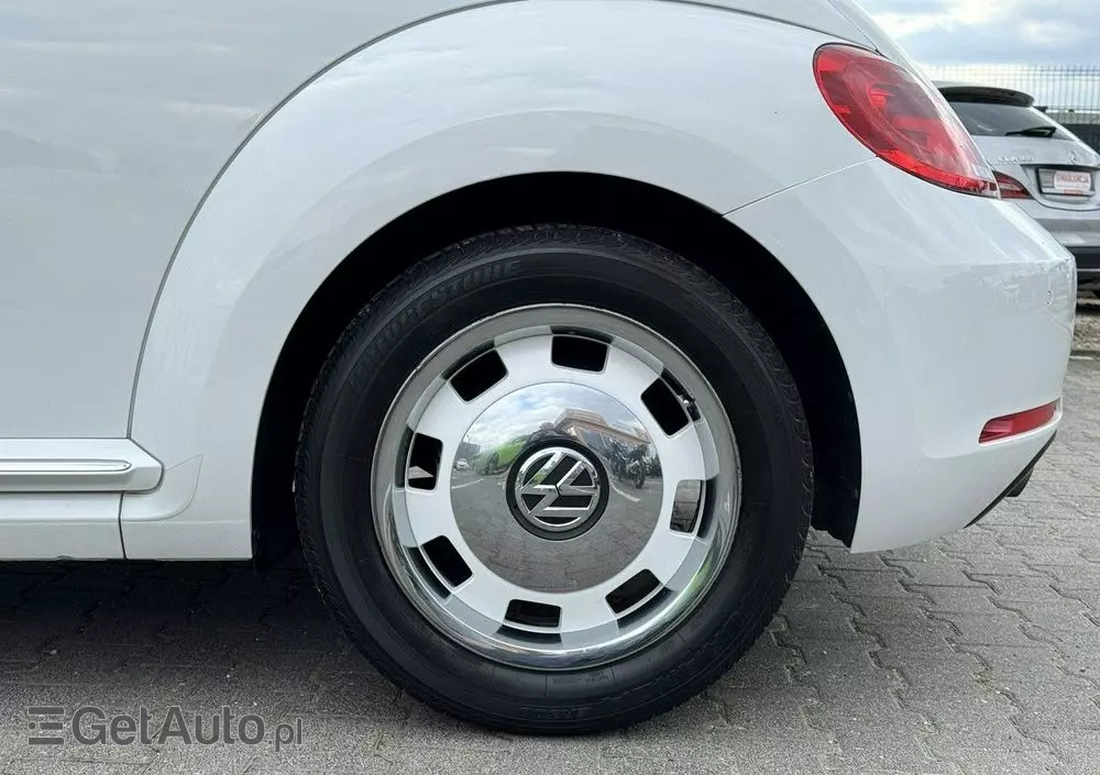 VOLKSWAGEN Beetle 