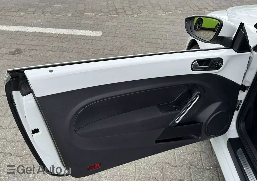 VOLKSWAGEN Beetle 