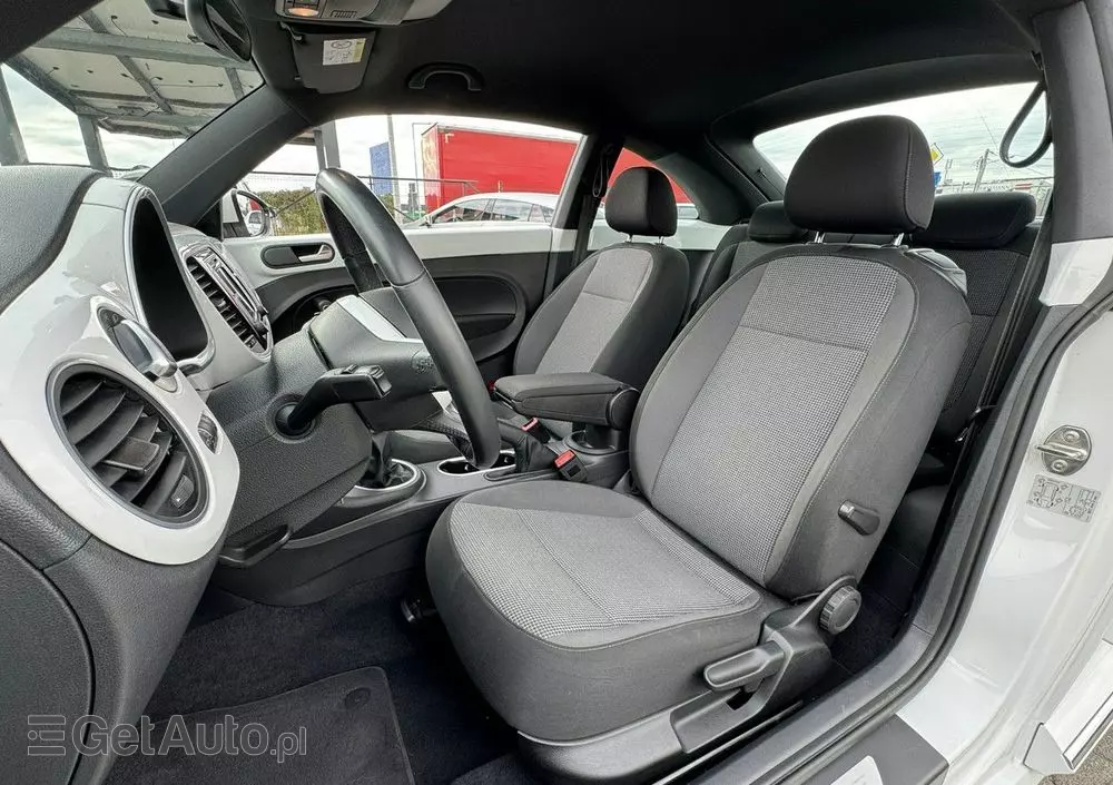 VOLKSWAGEN Beetle 