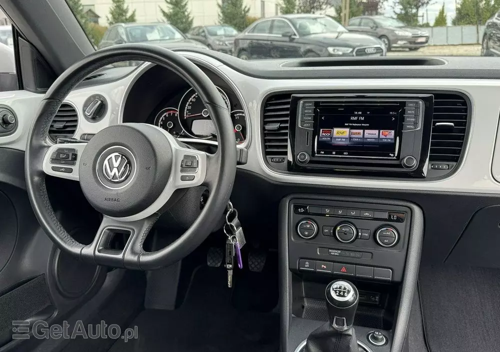 VOLKSWAGEN Beetle 