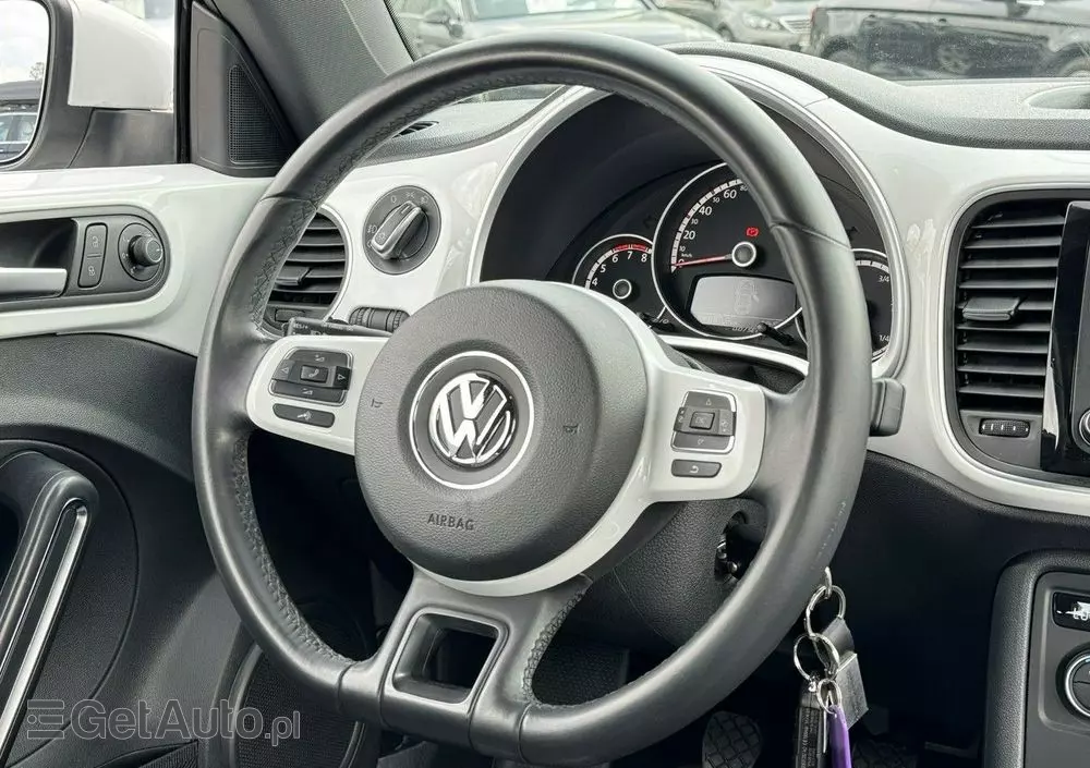 VOLKSWAGEN Beetle 