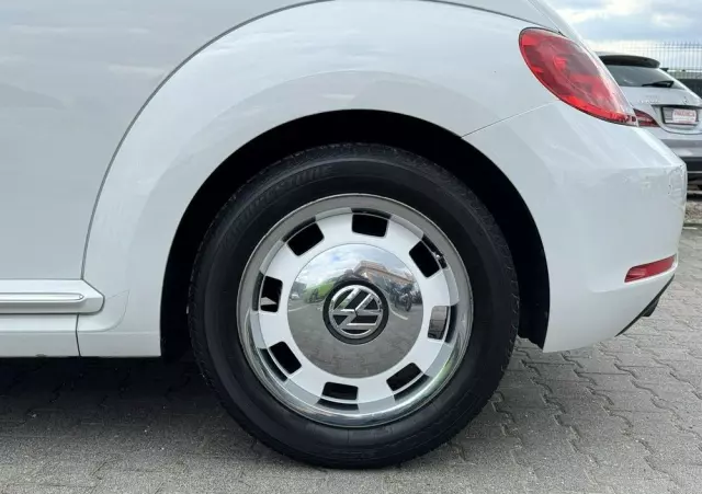 VOLKSWAGEN Beetle 