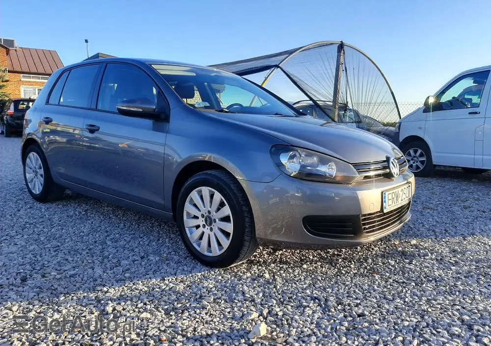 VOLKSWAGEN Golf VI 1.6 Comfortline