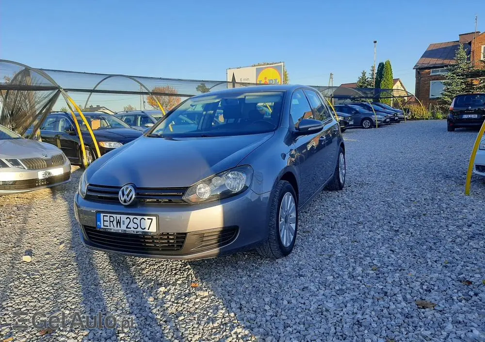 VOLKSWAGEN Golf VI 1.6 Comfortline
