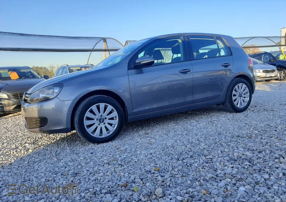 VOLKSWAGEN Golf VI 1.6 Comfortline