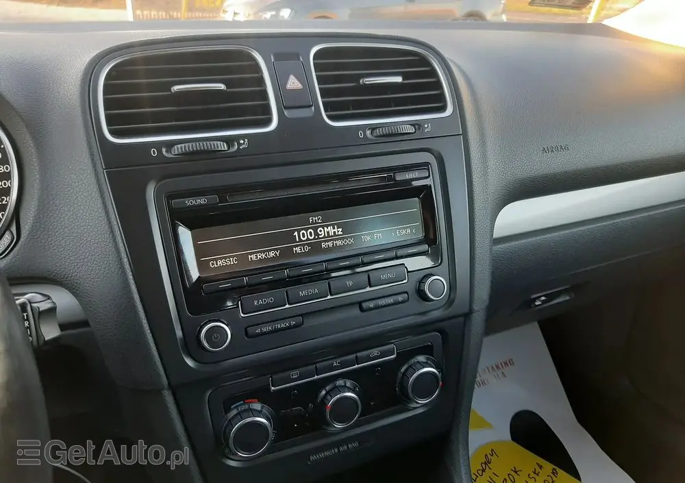 VOLKSWAGEN Golf VI 1.6 Comfortline