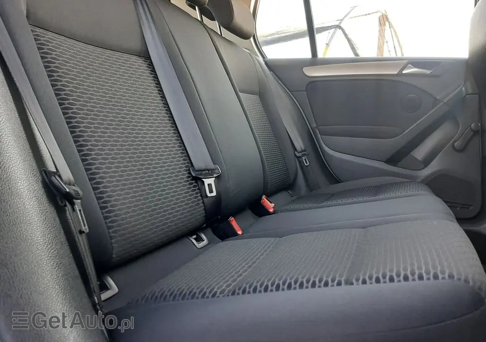 VOLKSWAGEN Golf VI 1.6 Comfortline