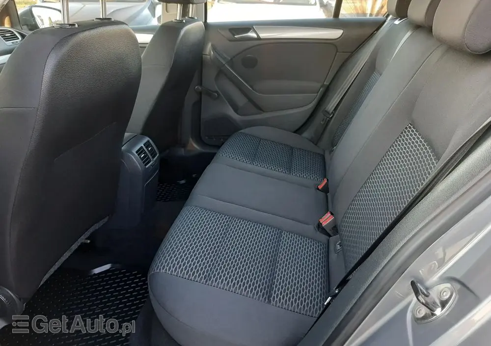 VOLKSWAGEN Golf VI 1.6 Comfortline