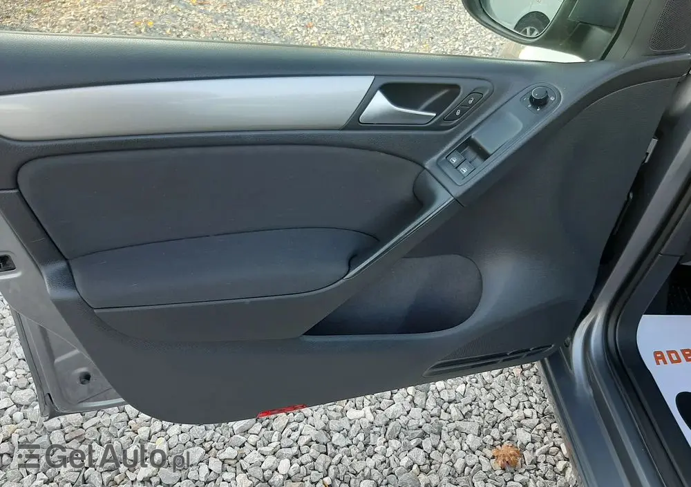 VOLKSWAGEN Golf VI 1.6 Comfortline
