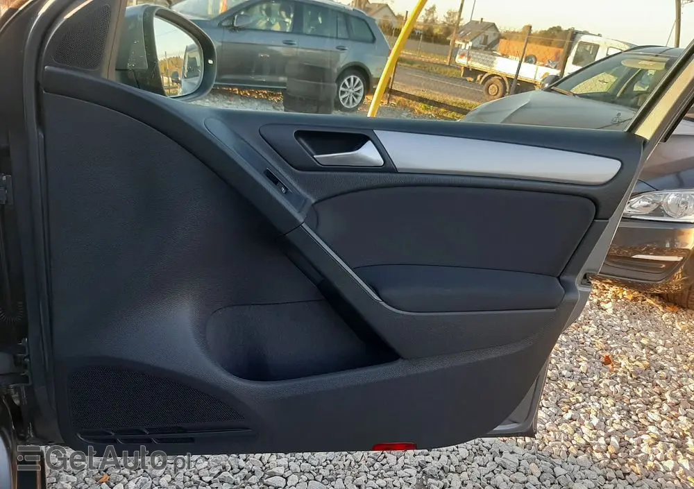 VOLKSWAGEN Golf VI 1.6 Comfortline