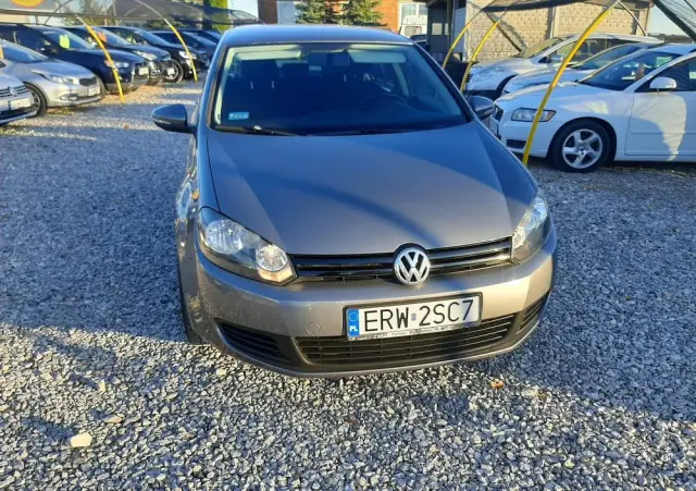 VOLKSWAGEN Golf VI 1.6 Comfortline