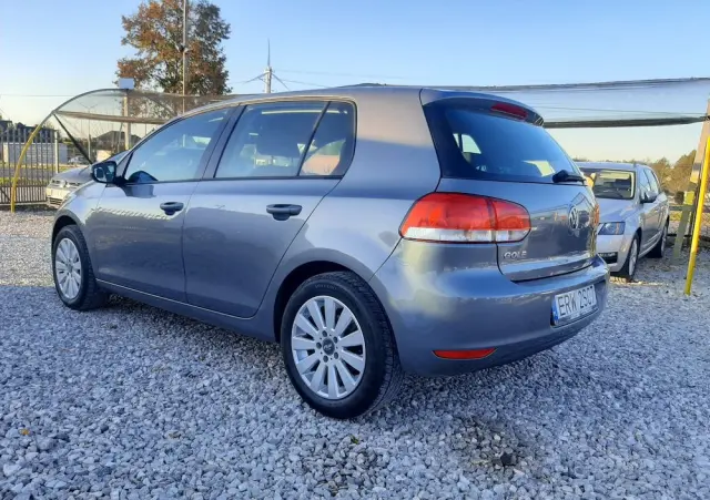 VOLKSWAGEN Golf VI 1.6 Comfortline