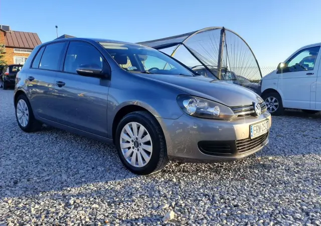 VOLKSWAGEN Golf VI 1.6 Comfortline