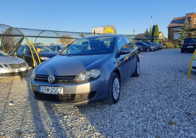 VOLKSWAGEN Golf VI 1.6 Comfortline