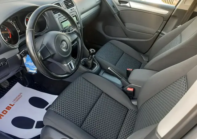 VOLKSWAGEN Golf VI 1.6 Comfortline