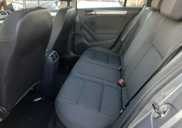 VOLKSWAGEN Golf VI 1.6 Comfortline