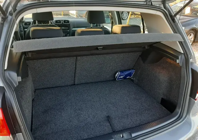 VOLKSWAGEN Golf VI 1.6 Comfortline