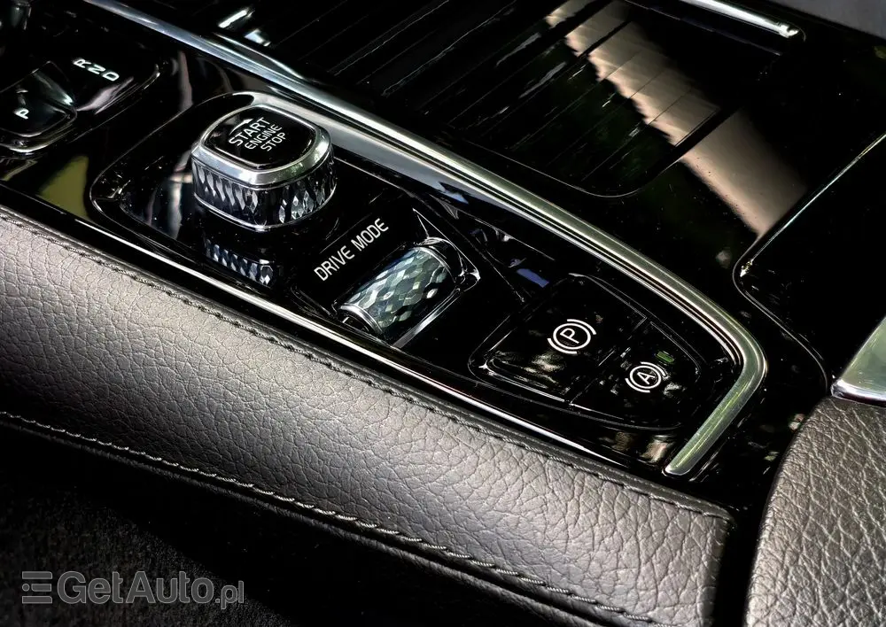 VOLVO V60 T8 AWD Twin Engine Geartronic Inscription