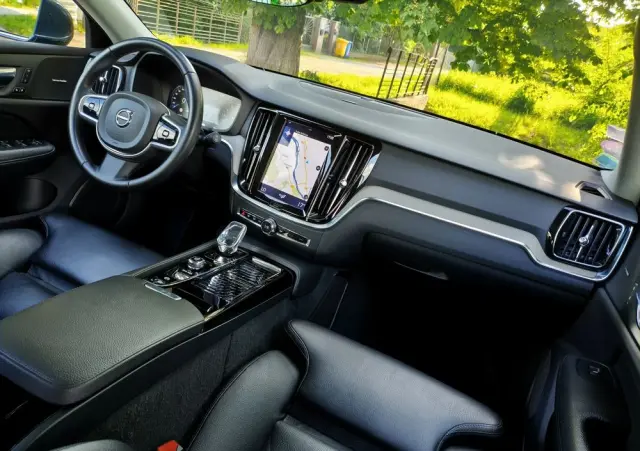 VOLVO V60 T8 AWD Twin Engine Geartronic Inscription