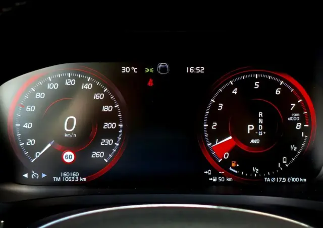 VOLVO V60 T8 AWD Twin Engine Geartronic Inscription